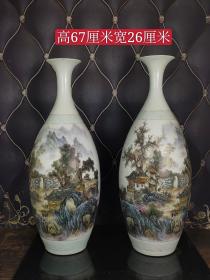 手绘粉彩山水风景人物精品瓶，包浆厚重，瓷质细腻，完整全品，成色如图。