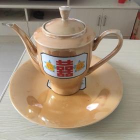 七十年代醴陵 双喜字茶具   瓷盘+瓷茶壶 一套  （底款有中国醴陵）