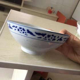 醴陵新民 大饭碗 手绘青花瓷 碗内有刻一个兵字 碗好像有一点点变形