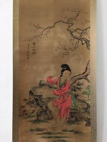 工艺品做旧宣纸高仿字画 梅花女 画面美伦 实物拍摄 送礼 自家装饰都档次 
裱好尺寸高X宽-177x70cm
花芯尺寸高X宽-128x60.5cm