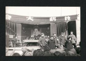 方幸根摄影 1950-1960年代批斗大会控诉大会照片 2张，原版老照片 ，尺寸20x13.6厘米