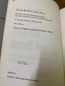 胡佛, J.埃德加. 《欺诈大师  Masters of Deceit: The Story of Communism in America and How to Fight It）. Kessinger Publishing. 1958年 初版 精装