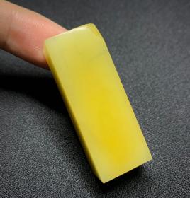 极品青田结晶九索菜花黄素章