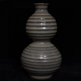 宋代官瓷弦纹葫芦瓶