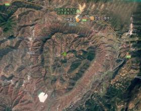 陨石原石，公认陨石，世界公认“禄丰陨石”坠落，特大“红与黑太极陨”“禄丰陨石阴阳双色”极为独特，“红与黑禄丰陨石”，陨石坑捡到，重达26斤半多重，世界公认禄丰陨石坑“心”中捡到，极为稀有，极为难得，可遇不可求，绝世珍宝陨石