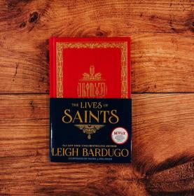 预售圣人的故事英版收藏版The Lives of Saints Collector's Edition  Leigh Bardugo
