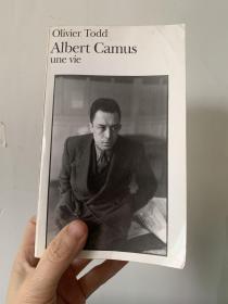 Albert Camus une vie（法文原版，阿尔伯特.加缪的一生）