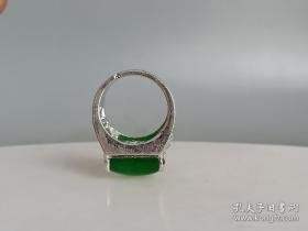 镶嵌冰种满绿翡翠戒指1.5
