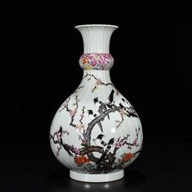 清雍正粉彩十二喜花鸟刮楞瓶