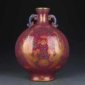 清乾隆胭脂红地青花描金缠枝凤纹双耳扁瓶 古玩古董古瓷器。   46*36厘米。  12000