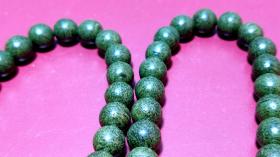 乡下收的清代绿棋楠沉香项链