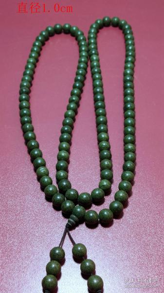 乡下收的清代绿棋楠沉香项链