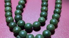 乡下收的清代绿棋楠沉香项链