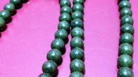 乡下收的清代绿棋楠沉香项链