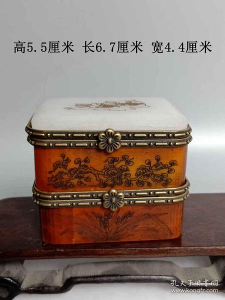 清代传世少见老骨雕和田白玉鸳鸯戏水首饰盒