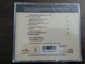 进口CD — Hi-Fi Arthur Fiedler / Boston Pops，费德勒和波士顿流行乐团 管弦乐作品选（林姆斯基高沙可夫”歌剧[金鸡]组曲/罗西尼：威廉泰尔序曲/柴可夫斯基“斯拉夫舞拉夫舞曲//夏布里耶：西班牙/李斯特：匈牙利狂想曲
演奏家”费德勒（指挥）波士顿大从管弦乐团）
RCA “LIVING STEREO” 名盘