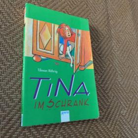 Tina im Schrank
