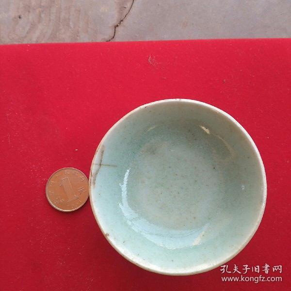 清代豆青釉茶碗