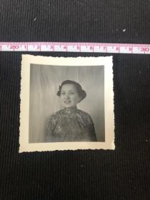七八十年代妇女旗袍照片