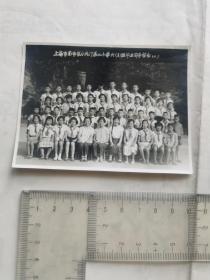 上海市南市区小北门第二小学六三班毕业同学留影（1965年）