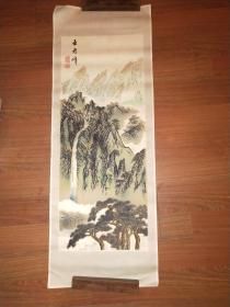 80年代末，杭州绒画两张（106X38.5厘米）合售
