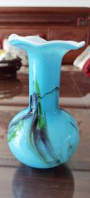 博山美术琉璃厂七八十年代老花瓶一只，高约18.5cm