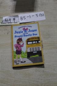 Junie B.Jones and the Stupid Smelly Bus、Little Monkey Business、Loves Handsome Warren、is a Graduation Girl、Has a Monster Under Her Bed、First Grader（at last）、is(almost)a Flower Girl 七本合售