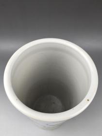 吴义盛作"枝上求友"粉彩花鸟帽筒单只