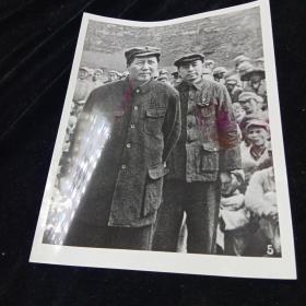 原版老照片。毛主席和周总理。