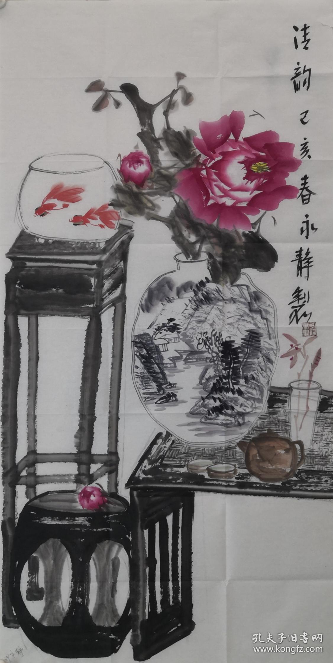 【保真字画，得自画家本人】许永静,137X68cm！1
          1975年出生于天津，写意花鸟画家。自幼酷爱书画，专攻写意花鸟、牡丹；其作品清新、淡雅，独具一格。现为香港美术家协会会员、天津市书画研究会理事、中国诗词研究会院士、国家一级美术师。近年来作品常在专业报刊媒体上发表，多次入选全国性展览。