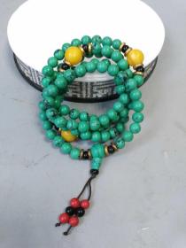 清代传世少见的老绿松石链串珠 . . .