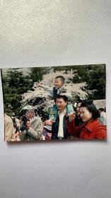 90年代青岛“樱花节”摄影比赛作品—一家