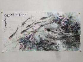 保真书画，浙江名家，张万琪四尺整纸花鸟画佳作《三川已过三春明》一幅68×136cm，边有小口。 1944年10月出生在浙江嵊州市。中国美术家协会会员；中国水彩画家学会会员；中国国画家协会理事；中国画院副院长；浙江省水彩画家协会理事；浙江中国花鸟画家协会理事；绍兴市美术家协会副主席；绍兴市文理学院副教授；绍兴中国画院副院长。