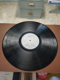 33⅓大版黑胶唱片：DL-0014   女声独唱    大海的歌   渔村摇篮曲 我爱军港的早晨 绿濛濛的春雨 春姑娘从天边飞来 渔村升起缕缕炊烟 这里已经是春天 我爱 我愿做一只洁白的海鸥 等17首歌曲           无封套共1张售      CP：HJ023