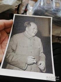 毛主席原版照片布纹照非常清晰，不议价
