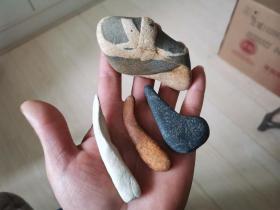 挖瓷片出的一组完整的小奇石