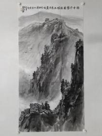 保真书画，著名画家王界山题字，蓝天出版社社长兼总编辑金永吉画，四尺整纸山水画《险中求胜看长城》精品一幅，笔墨沉雄，意境开阔。