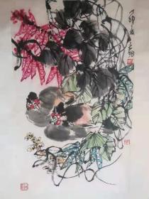 著名齐派画家，齐白石弟子陈大羽花卉双吉图轴，58/96CM。陈大羽(1912-2001)著名大写意花鸟画大师,书法家、篆刻家。以大写意花鸟而著称,尤擅画雄鸡,早年师从姚世影、马公愚、诸乐三、诸闻韵、王个簃，曾任中国美术家协会常务理事，江苏省美术家协会、书法家协会副主席。中国美术家协会会员，中国书法家协会会员，南京艺术学院美术系名誉主任。