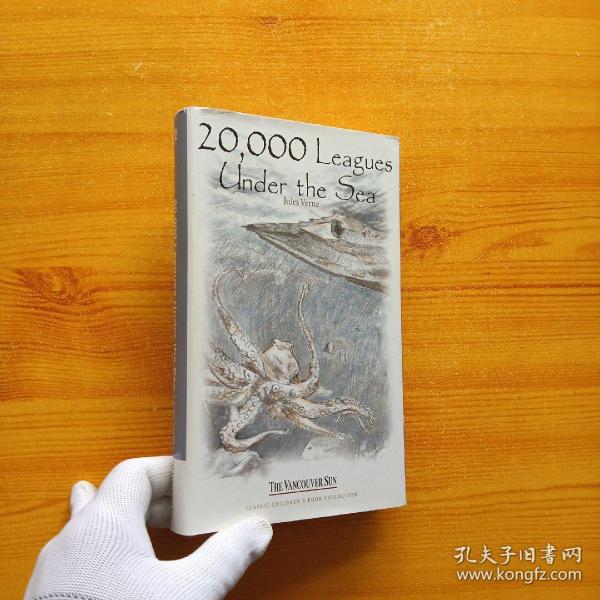 20000 Leagues Under the Sea  32开 精装【内页干净】