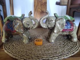 瓷大象，80－90年代出口老库存，完好品，居家摆放，吉象如意！一对278元非偏远地区包邮政！