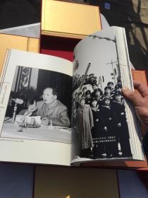 毛泽东与武汉（8开红绒布面精装带盒）画册