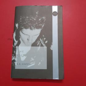 The Outsiders《局外人》，S.E. Hinton，平装，毛边本，32开，180页