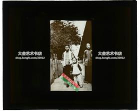 清代民国玻璃幻灯片-----民国时期两名女子和梳小辫的儿童