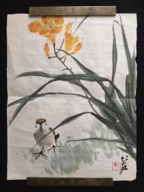 花开鸟语辄自醉：著名海派小写意花鸟画家（詹仁左）花鸟精品一帧：“小写意”较注重描绘对象造型，笔法比工笔画粗放，追求效果严谨，早期很多文人画就属于意境美的小写意。此幅画家通过准确线条精心施形、细腻凝练墨彩浓淡渗透，表现出一派“碧野花草醉，灵雀欲翩飞”的清逸流畅、恬淡自然之境，使人欲入画中，逍遥思遐。