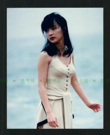 陈慧娴照片，1990年代香港原版老照片，珍贵大尺寸25.3 x 20.3厘米 ，可装框置于案头、书架、白墙，漂亮而珍贵的装饰品、纪念品和收藏品
