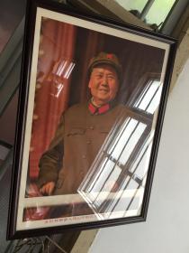宣传画保真带相框印刷毛主席像军装像，可马上悬挂，画包老。框新，画是6几年的约56x40