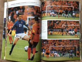原版足球画册 2000欧洲杯特刊 著名摄影师独家拍摄 基本都是图片 最好的版本之一