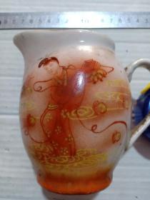 库，民国江西陈华珍出品，喷红天女散花图漱口杯，有冲线，12.5*8*11cm