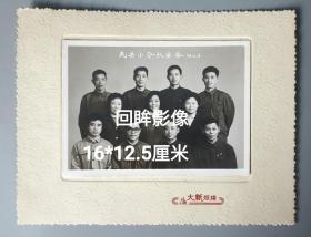 期间上海民兵小分队合影