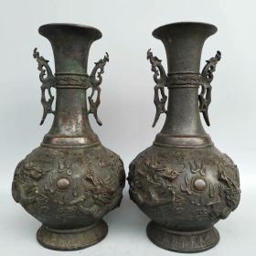 旧‎藏老铜‎胎《双龙戏‎珠》花‎瓶摆件‎一对
尺‎寸‎如图，总重约3550‎克